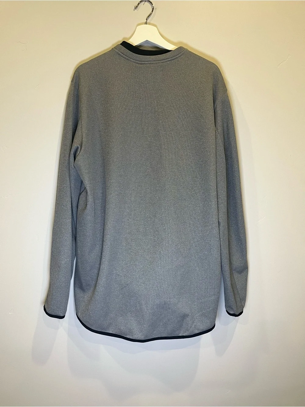 Nike Men's Light Gray Half-Zip Performance Pullover